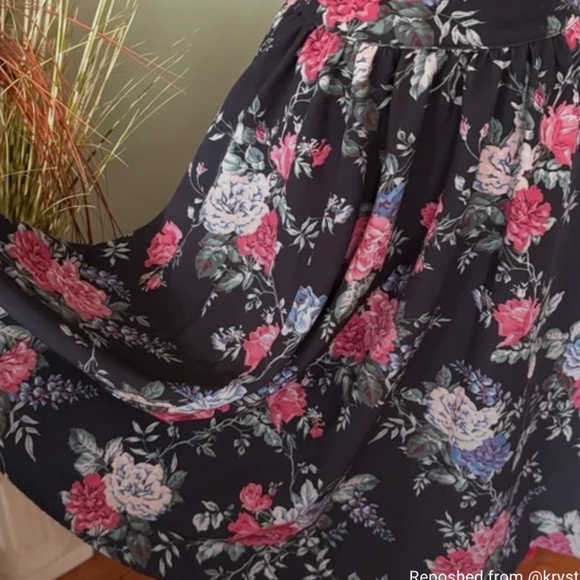 Vixen by Micheline Pitt Black Floral Swing Skirt | Skater Pin-Up Circle Red Blue - Picture 5 of 6